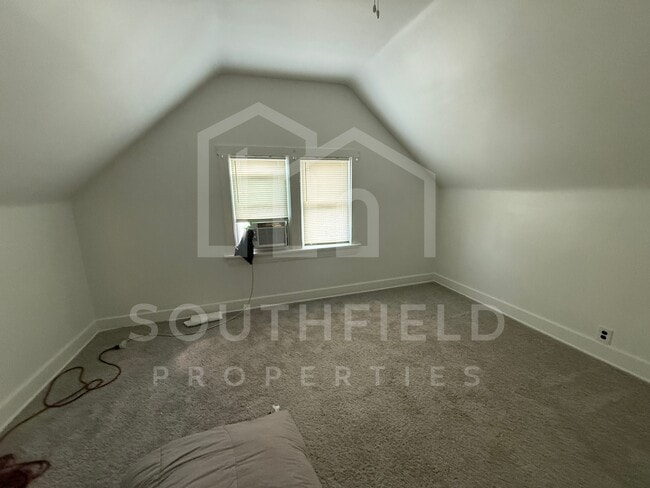 Building Photo - 1537 Ruth Ave