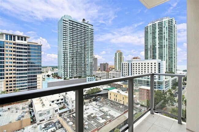 Building Photo - 275 1st Ave S