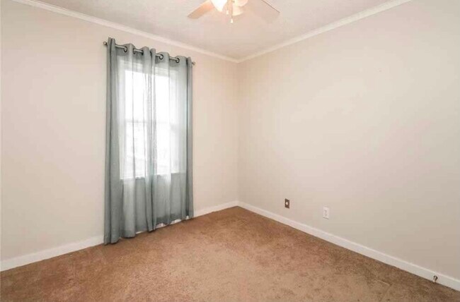 Building Photo - 43 W Craig Hill Dr