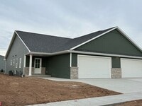 Building Photo - Beautiful New Executive Duplex