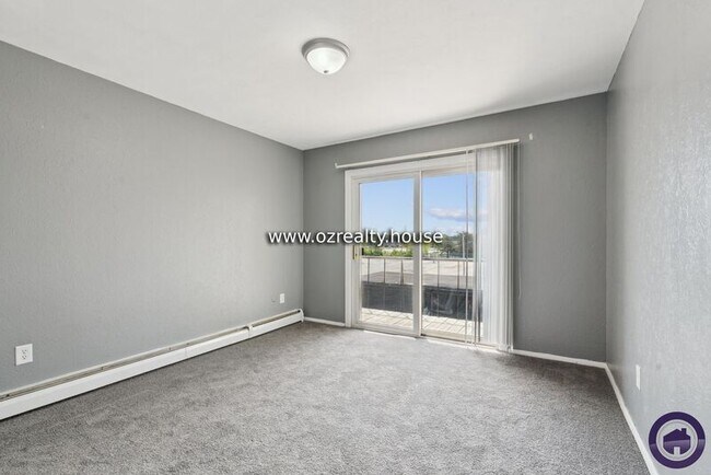 Building Photo - 1733 Christian Ave