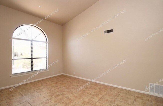 Building Photo - BEAUTIFUL 4 BEDROOM + LOFT ON CULDESAC WITH POOL/SPA