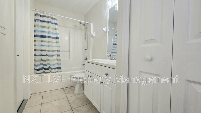 Building Photo - 342 NE 17th St