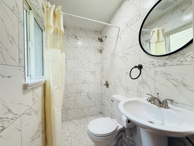 Building Photo - 3936 Wagon Rd