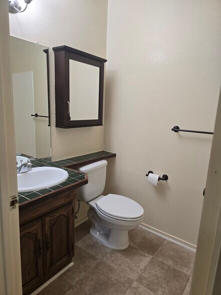 Building Photo - 24518 Nicklaus Dr