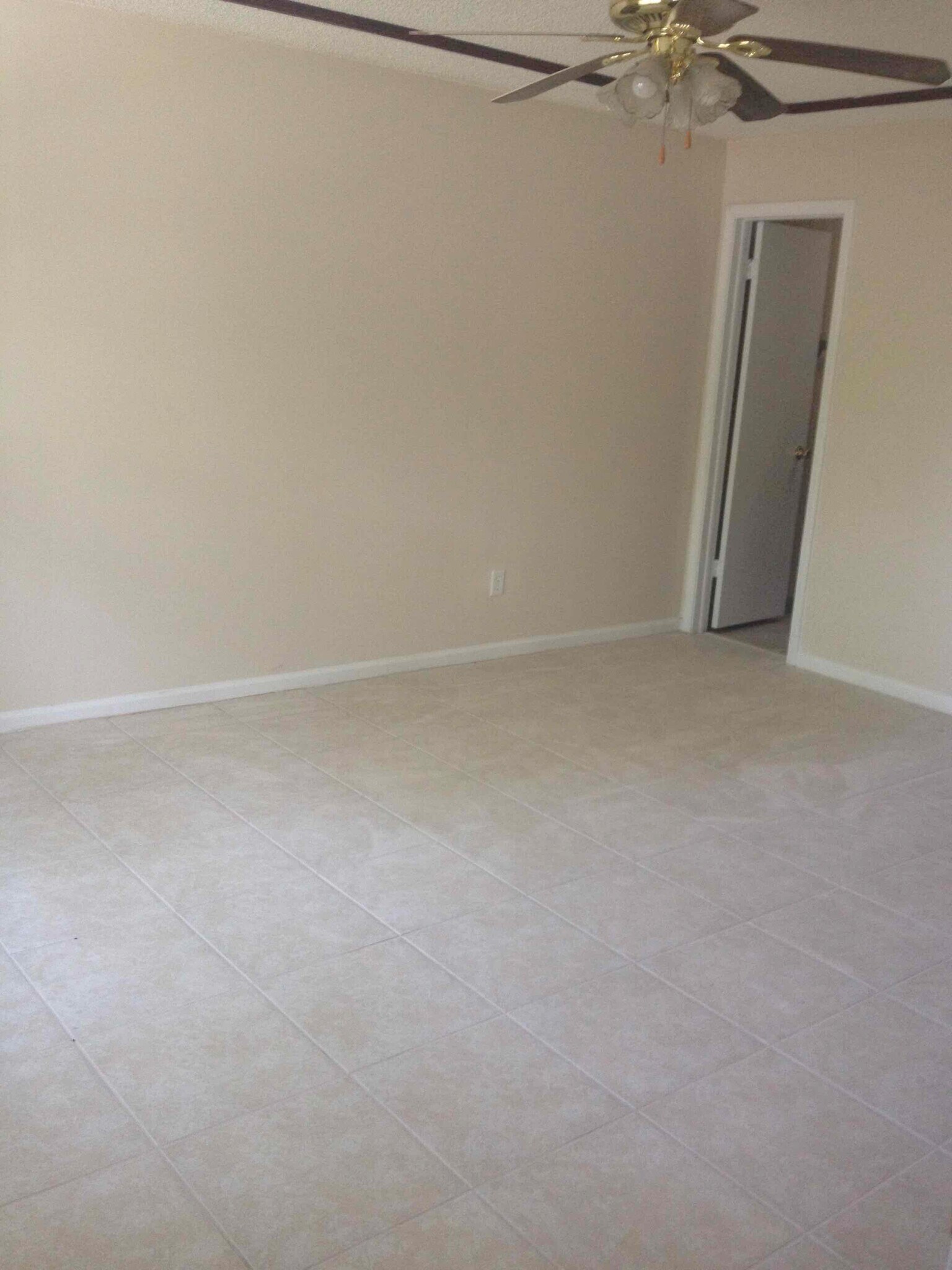 Building Photo - 6415 Sable Woods Dr E