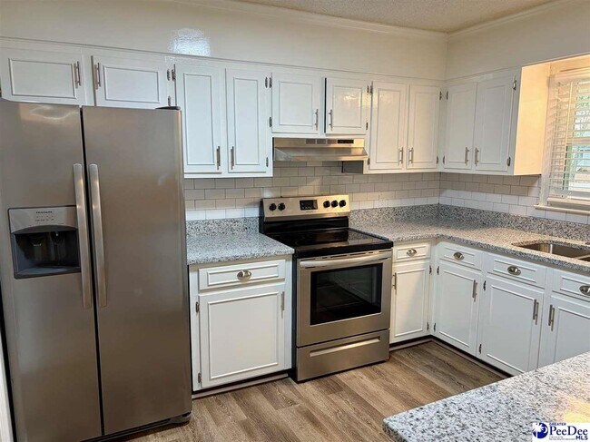 Building Photo - 1052 Wellington Dr