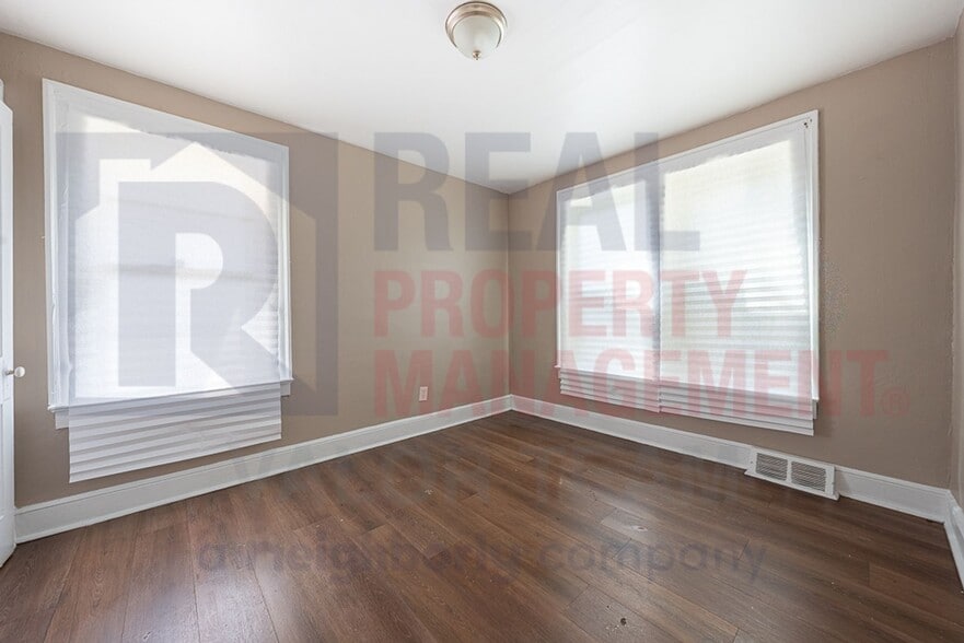 Building Photo - 15714 Huntmere Ave