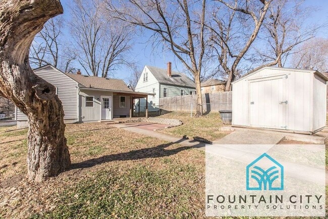 Building Photo - 3901 N Spruce Ave