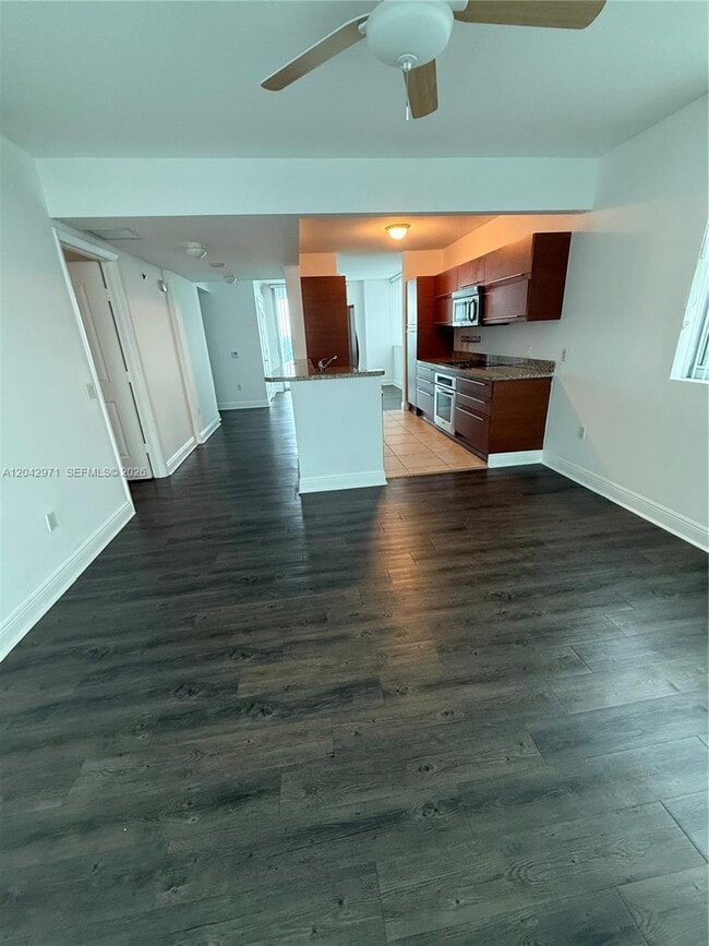 Building Photo - 2681 N Flamingo Rd