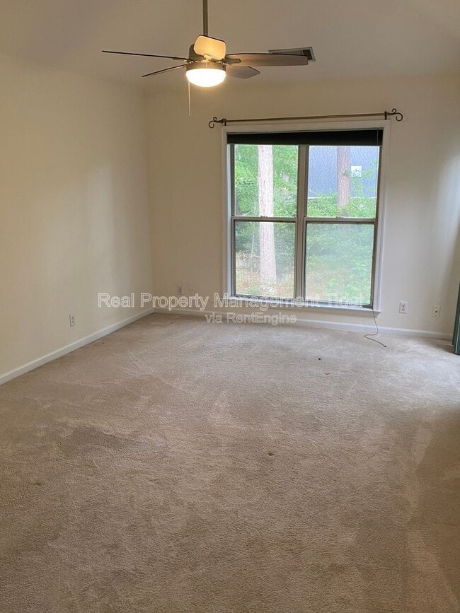Building Photo - 924 Ironwood Dr