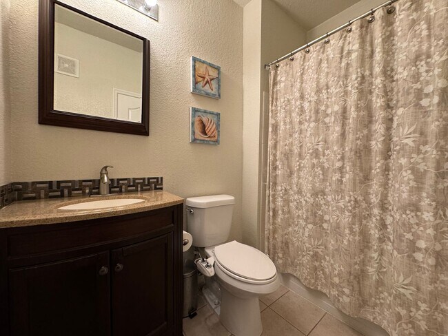 Building Photo - Fully Furnished 2-Bed, 2-Bath Condo with W...