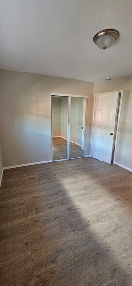 Building Photo - 2925 Dohr St