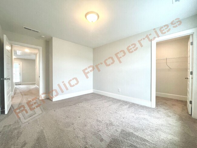 Building Photo - Elegant 3 Bedroom Home with Loft and Amenities @ The Preserve at Kitchin Farms, Wake Forest, Avai...