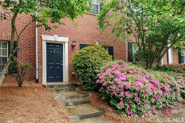 Building Photo - 205 Woodstone Dr