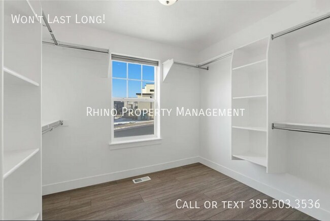 Building Photo - 4452 N Summer View Dr