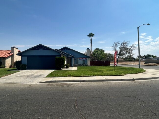 Front - 45408 17th St E