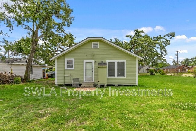 Building Photo - 711 16th St