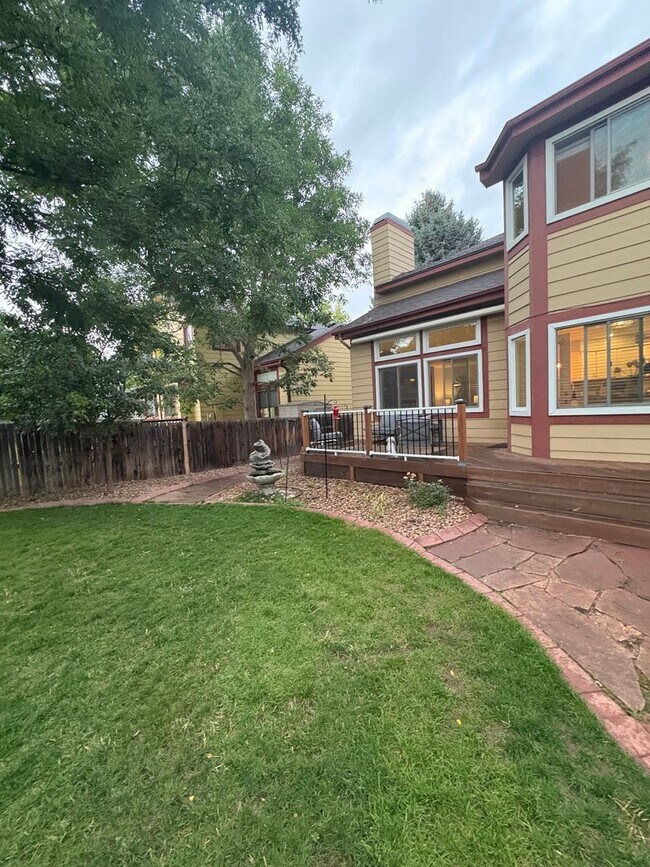 Building Photo - Beautiful Single Family Living In South Su...