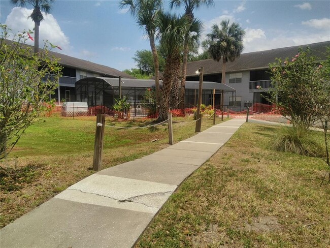Building Photo - 313 Dirksen Dr