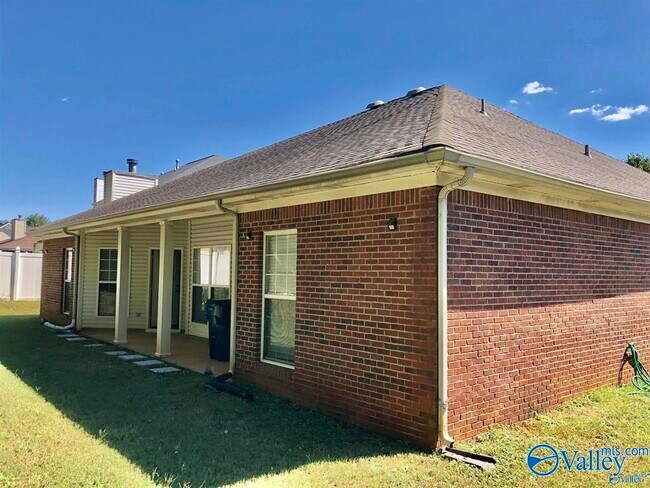 Building Photo - 216 Horseshoe Bend S