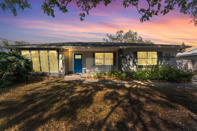 Building Photo - 4619 W Bay Villa Ave