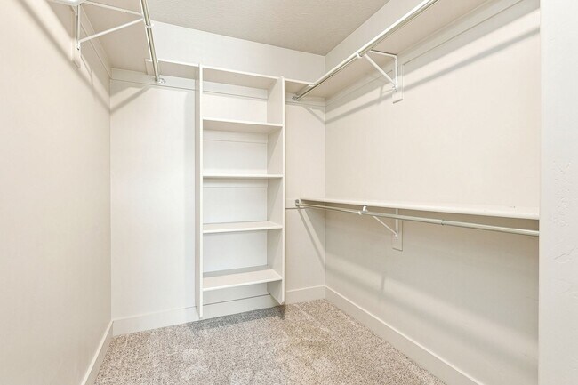 Building Photo - 6511 S Liberty Way