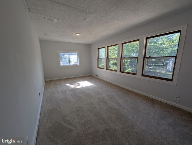 Building Photo - 6327 Willowood Ln