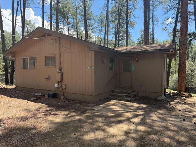 Building Photo - "Charming 2-Bed Retreat with Fireplace & Modern Comforts in Prescott, AZ!"