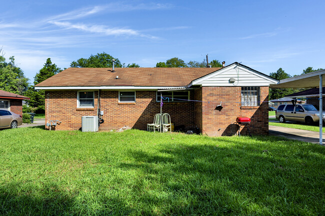 Building Photo - 845 29th St SW