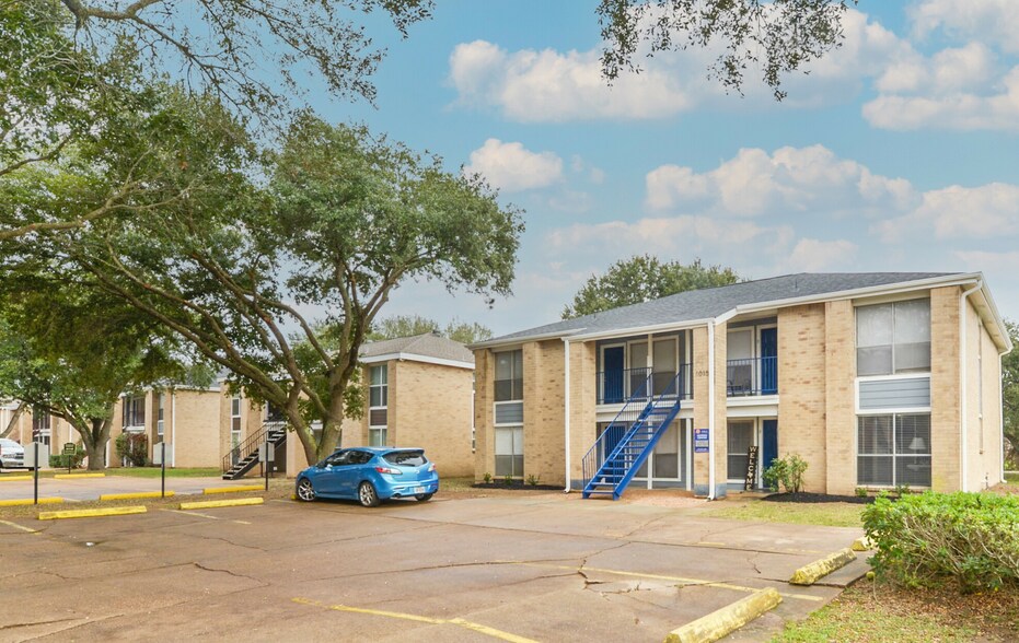 Vail Apartments 1015 Gunnison St Sealy TX 77474 Apartment Finder