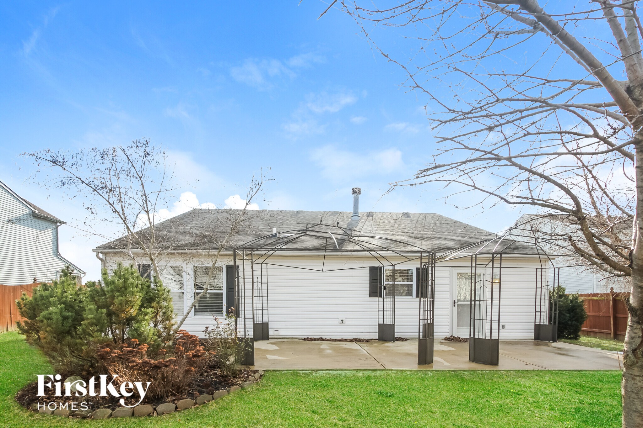 Building Photo - 9192 Huntleigh Cir