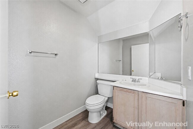 Building Photo - 808 Majestic Rock Cir