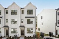 Building Photo - Three Bedroom End Unit Townhome!