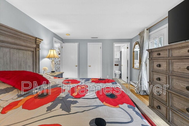 Building Photo - 74 Hurlburt St