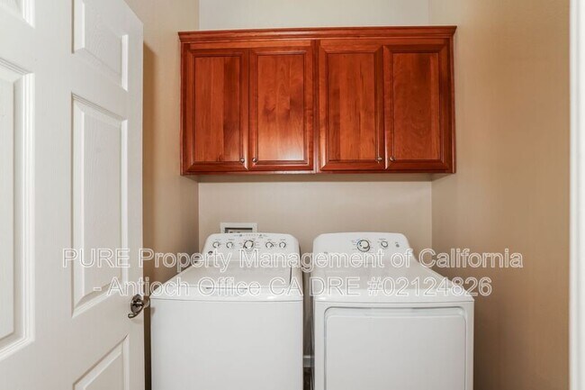 Building Photo - 5593 McFarlan Ranch Dr