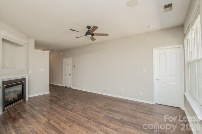 Building Photo - 4018 Far West Dr