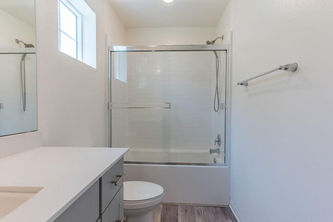 Building Photo - 27638 Sawtooth Ln