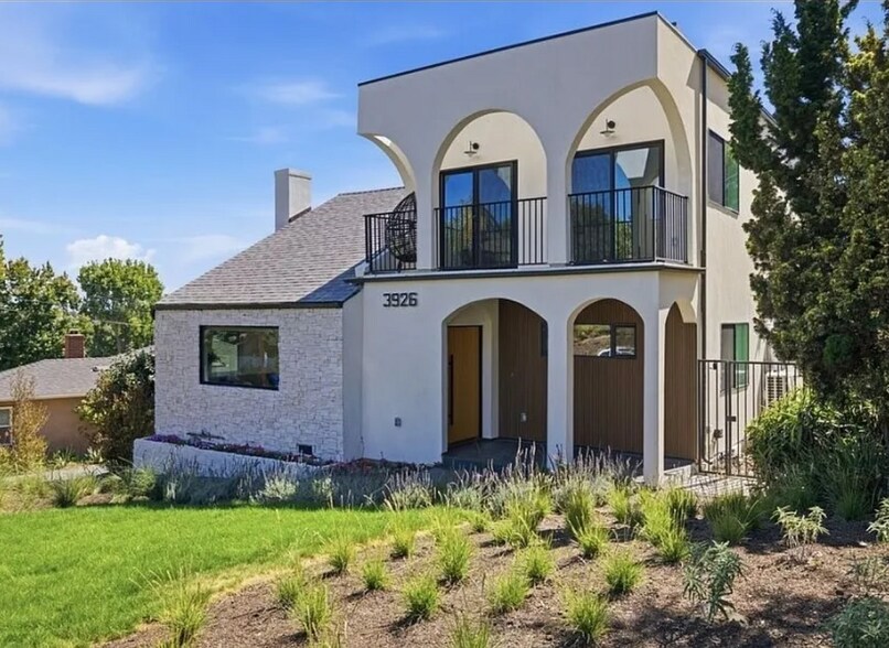 Building Photo - 3926 S Ridgeley Dr