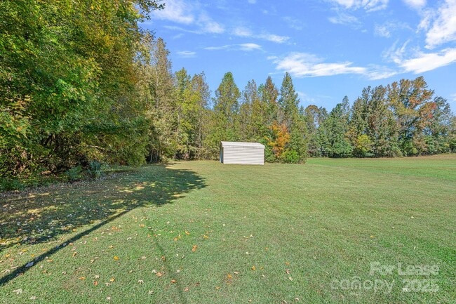 Building Photo - 540 Hoover Rd