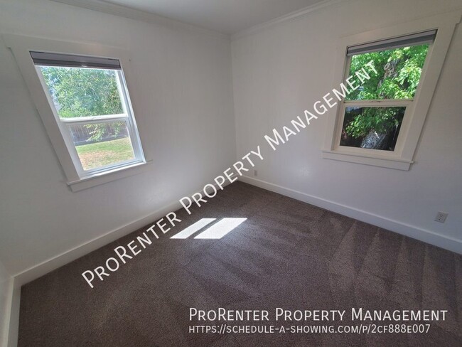 Building Photo - 145 W 200 N