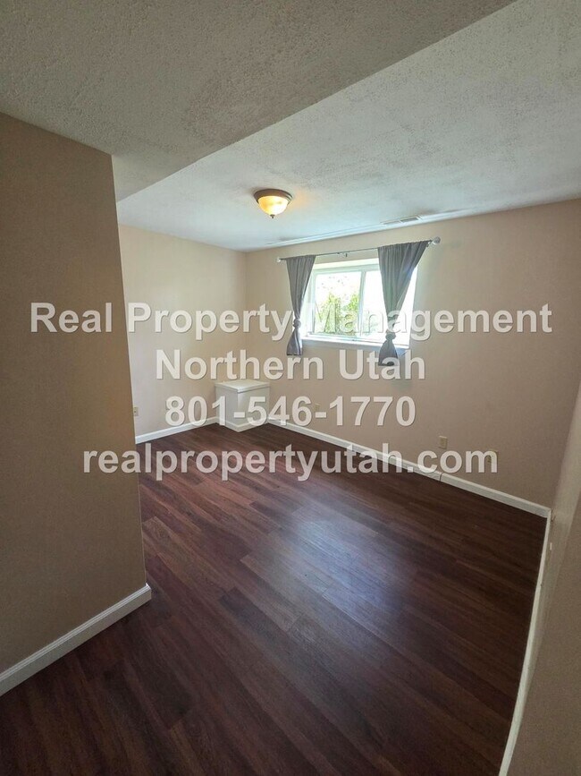 Building Photo - 651 W 1060 N
