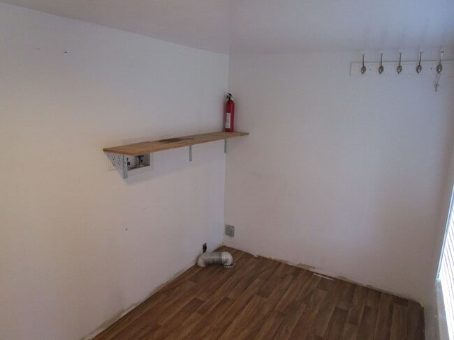 Building Photo - Manufactured Home and ADU on Lower End of Juniper Canyon - Available Now!
