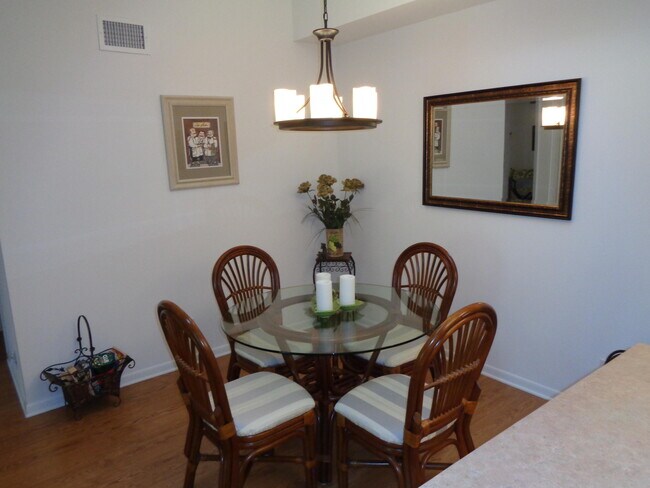 Building Photo - 2512 SE Anchorage Cove