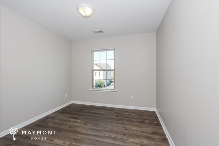 Building Photo - 834 Dovefield Ln