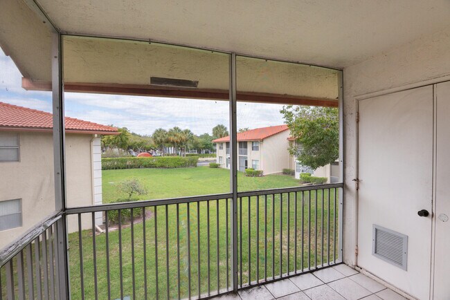 Building Photo - 3031 Holiday Springs Blvd