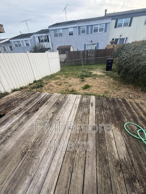 Building Photo - 5 Bohn Ct