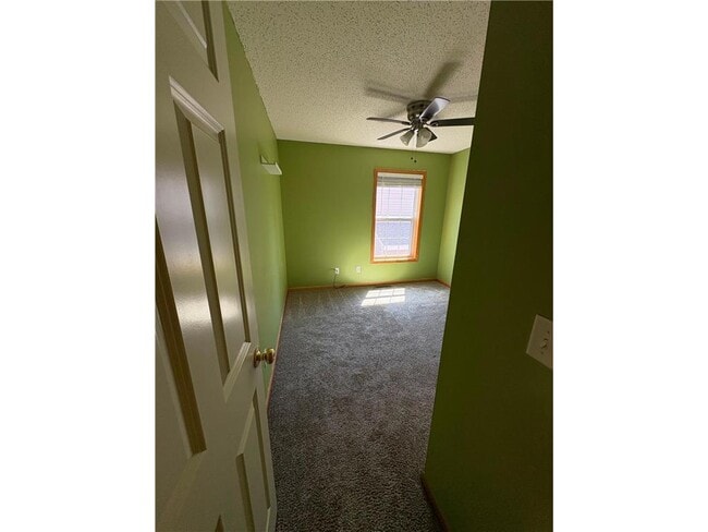 Building Photo - 10012 Iris Ln