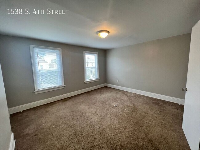 Building Photo - 1538 S 4th St