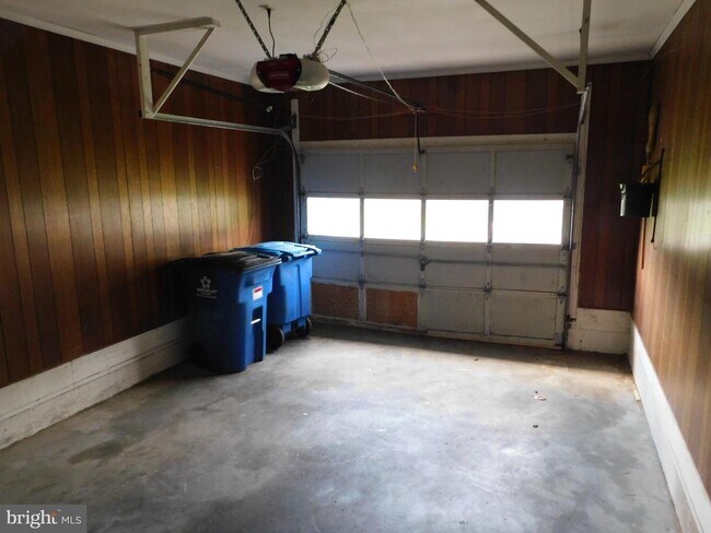 Building Photo - 14 Bel Voi Dr